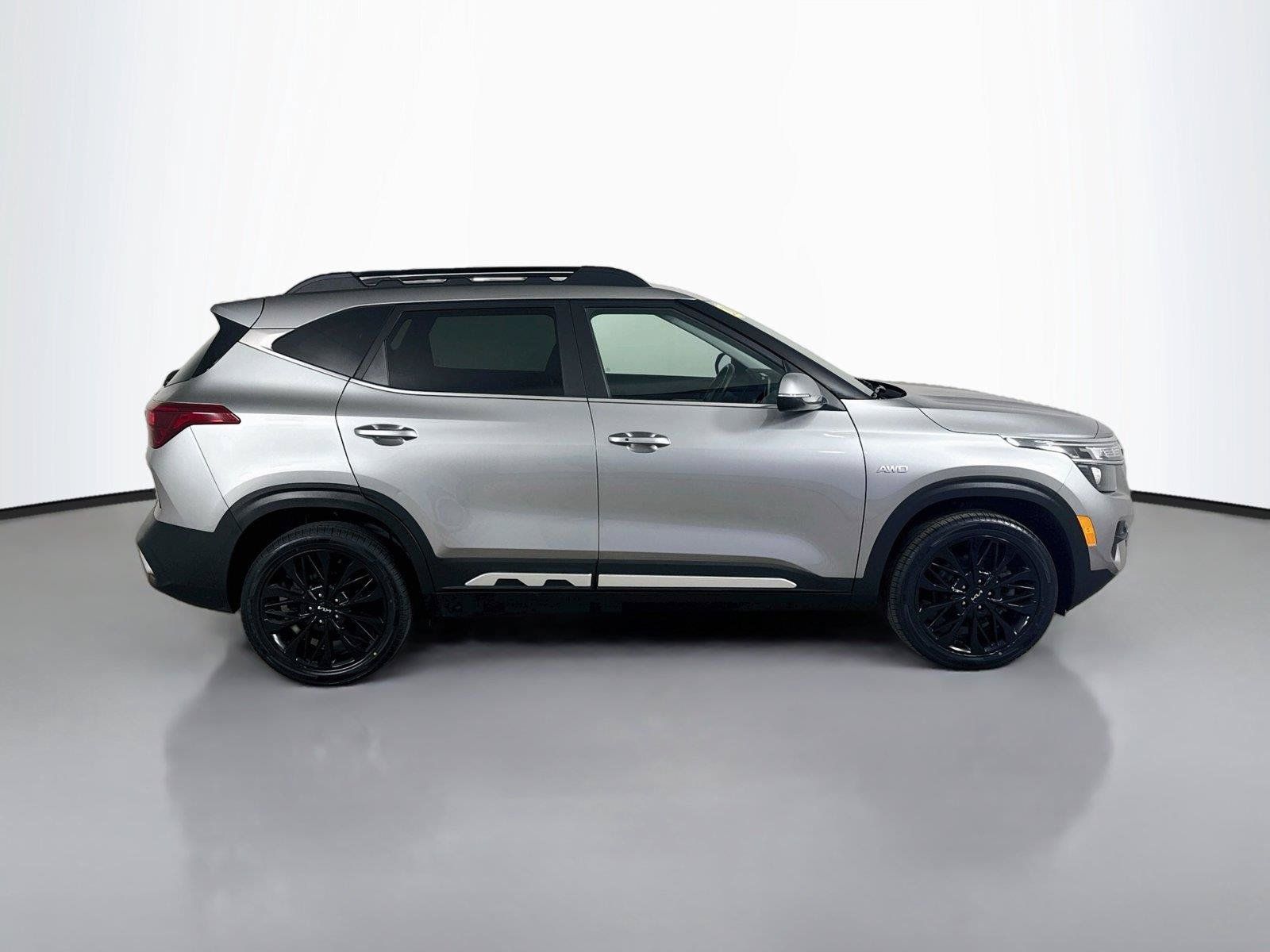 Used 2023 Kia Seltos Nightfall Edition AWD/4WD image 17
