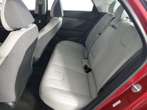 Used 2023 Hyundai Elantra Limited FWD image 13