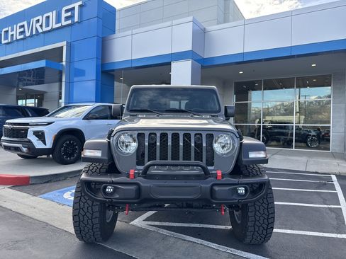 Used 2021 Jeep Gladiator Sport image 8