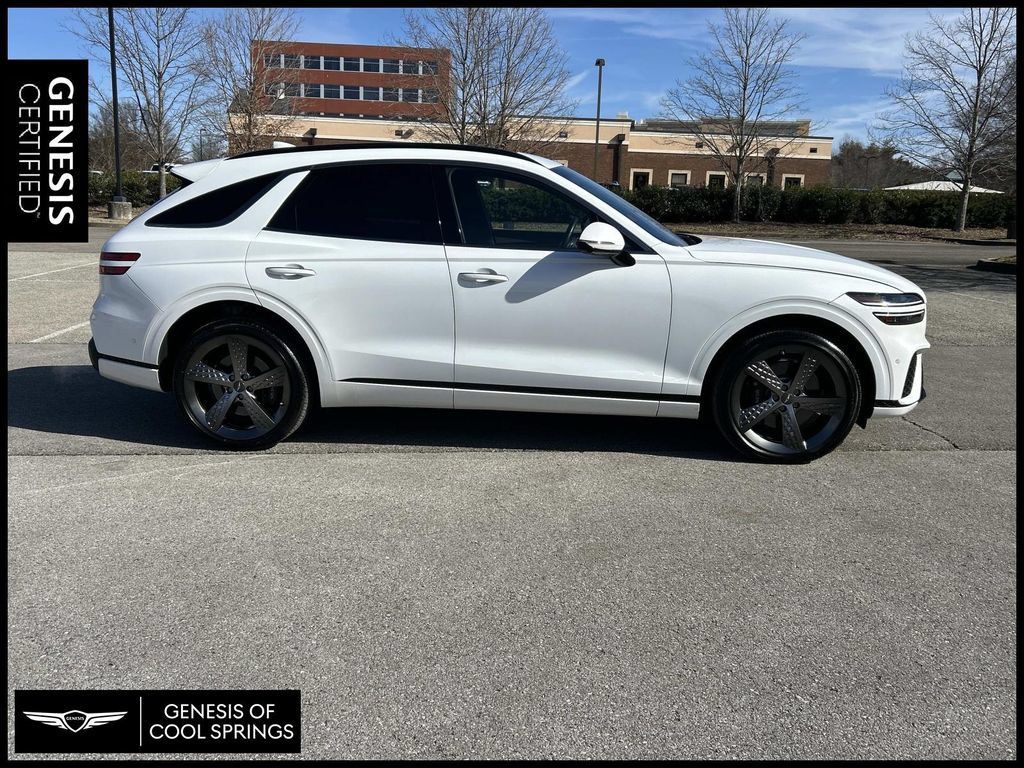 Used 2025 Genesis GV70 3.5T Sport w/ Sport Advanced Package AWD/4WD image 8