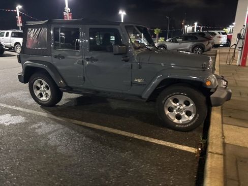 Used 2015 Jeep Wrangler Unlimited Sahara image 7