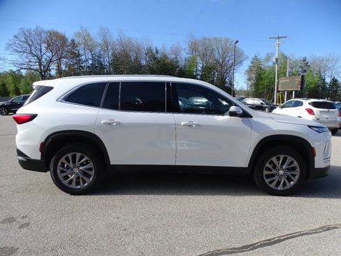 Used 2025 Buick Enclave AWD Preferred image 57