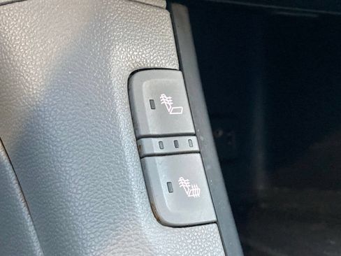 Used 2017 GMC Acadia SLT AWD/4WD image 23