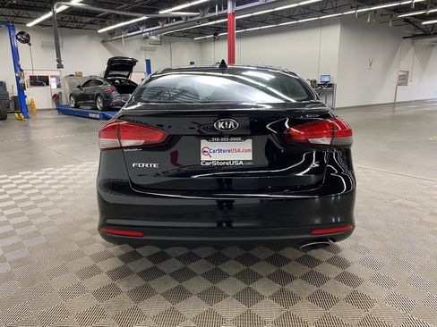 Used 2017 Kia Forte S image 8
