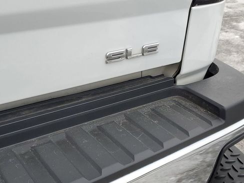 Used 2018 GMC Sierra 2500 SLE w/ HD SLE Preferred Plus Package image 30