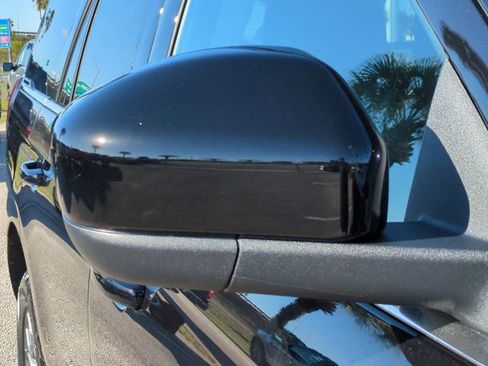 New 2026 Ford Expedition Active image 12