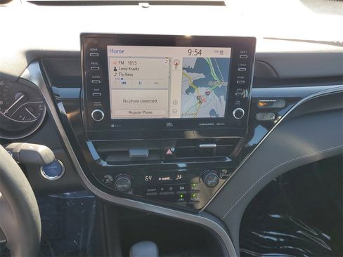 Used 2022 Toyota Camry XSE image 15