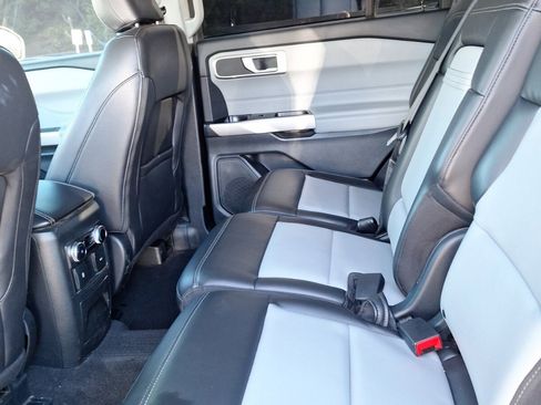 Used 2023 Ford Explorer XLT w/ Equipment Group 202A image 13