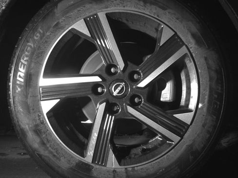 Used 2025 Nissan Sentra SV FWD image 13