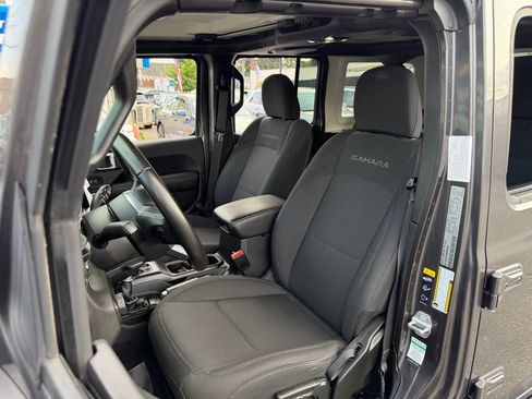 Used 2021 Jeep Wrangler Unlimited Sahara w/ Uconnect 4C Nav & Sound Group AWD/4WD image 18