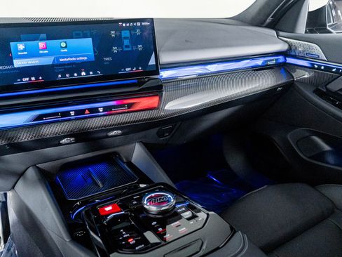 Used 2026 BMW M5 w/ Executive Package image 44