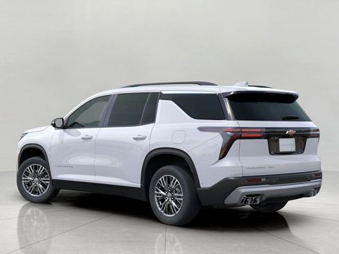 New 2026 Chevrolet Traverse LT w/ Driver Confidence Package AWD/4WD image 3