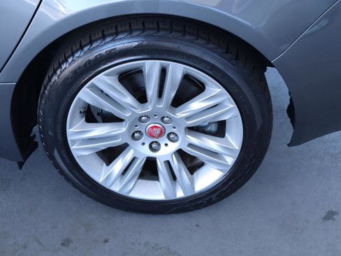 Used 2017 Jaguar XF Premium image 45