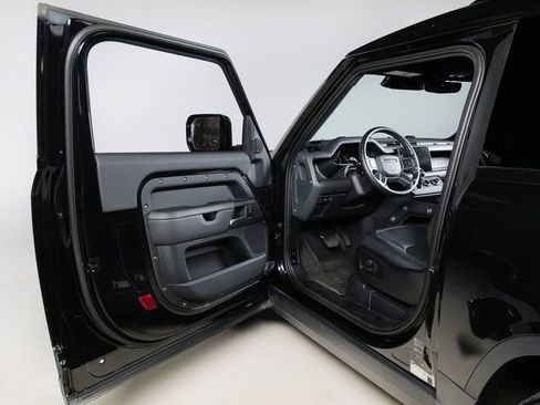 Used 2025 Land Rover Defender 90 S AWD/4WD image 23