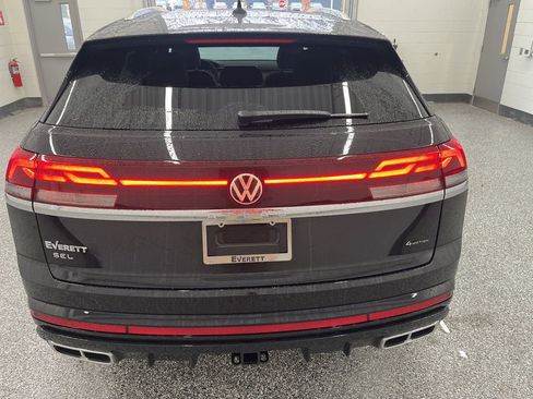 New 2026 Volkswagen Atlas Cross Sport SEL Premium R-Line AWD/4WD image 4