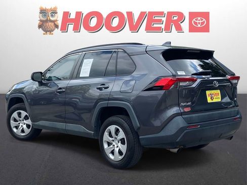 Used 2019 Toyota RAV4 LE FWD image 5