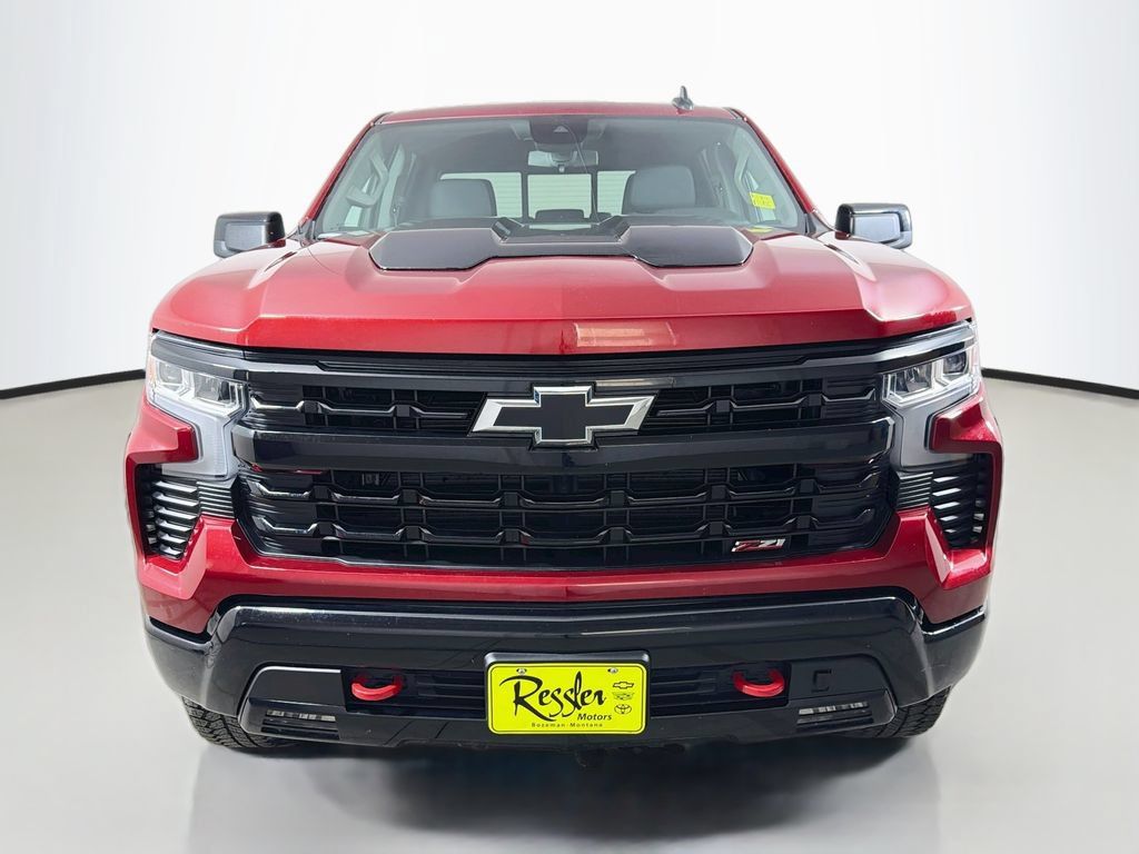 Used 2025 Chevrolet Silverado 1500 LT Trail Boss w/ Convenience Package II AWD/4WD image 2