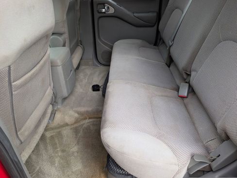 Used 2011 Nissan Frontier SV w/ SV Premium Utility Pkg RWD image 11