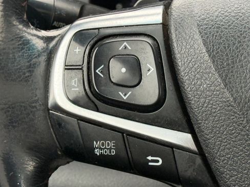 Used 2015 Toyota Camry SE w/ Moonroof Package image 11