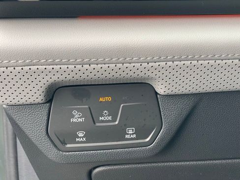 Certified 2025 Volkswagen Atlas Peak Edition SE image 16