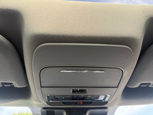 Used 2025 Ford F250 Lariat w/ Lariat Ultimate Package AWD/4WD image 15