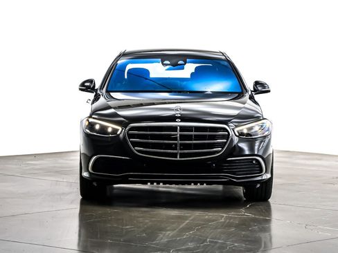 New 2025 Mercedes-Benz S 580 4MATIC Sedan image 2
