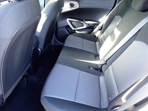 Used 2023 Kia Soul LX w/ LX Technology Package image 9