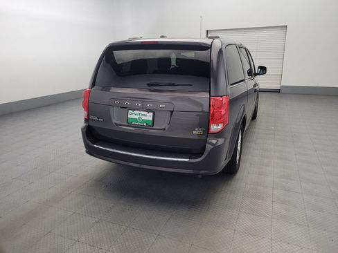 Used 2018 Dodge Grand Caravan SXT image 7