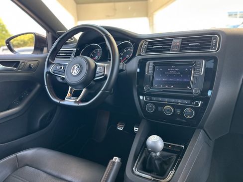 Used 2017 Volkswagen Jetta GLI image 5