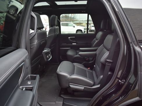 Used 2025 Ford Expedition Platinum w/ Stealth Performance Package image 36