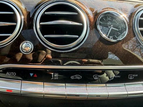 Used 2020 Mercedes-Benz S 560 4MATIC Sedan image 53