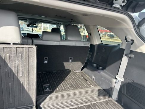 Used 2024 Toyota Highlander XLE image 13