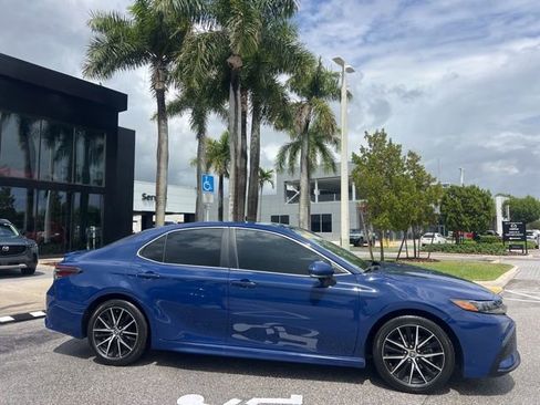 Used 2023 Toyota Camry SE FWD image 6