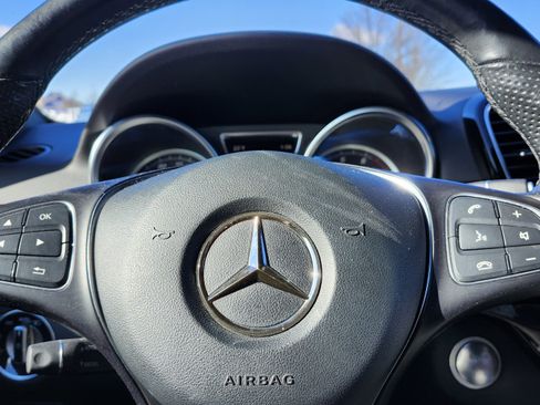 Used 2019 Mercedes-Benz GLE 400 4MATIC image 30