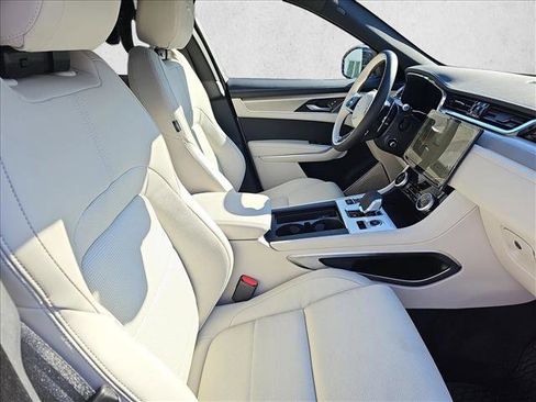 Certified 2025 Jaguar F-PACE R-Dynamic S image 10