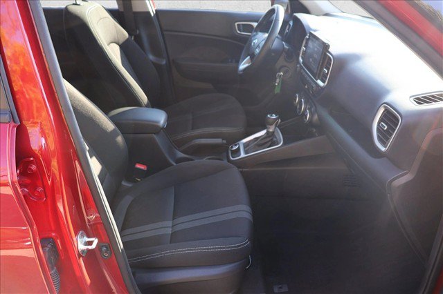 Used 2022 Hyundai Venue SEL FWD image 29
