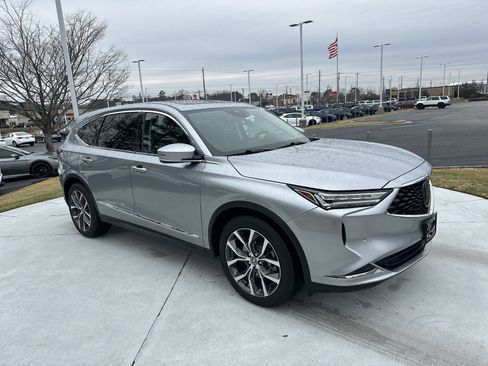 Used 2024 Acura MDX SH-AWD w/ Technology Package image 2