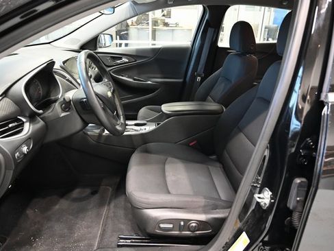 Used 2023 Chevrolet Malibu LT w/ Redline Edition image 9