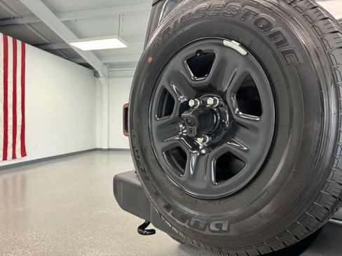 Used 2019 Jeep Wrangler Sport AWD/4WD image 27