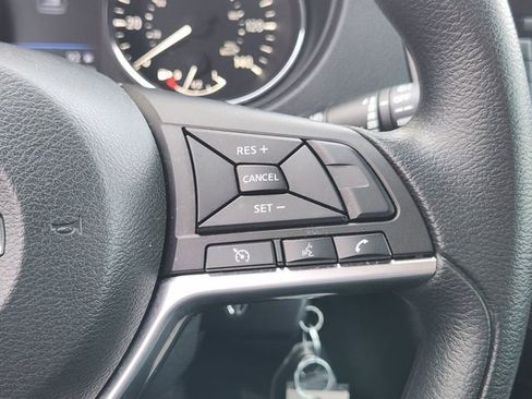 Used 2020 Nissan Rogue S image 19