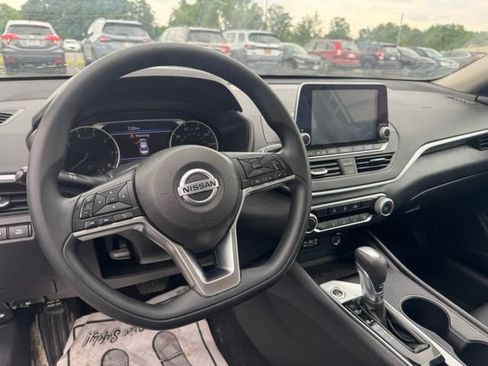 Used 2020 Nissan Altima 2.5 S FWD image 14