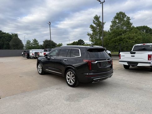Used 2020 Cadillac XT6 Premium Luxury FWD image 4