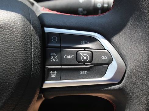 Used 2025 Jeep Compass Trailhawk AWD/4WD image 22