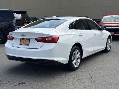 Used 2025 Chevrolet Malibu LT FWD image 3