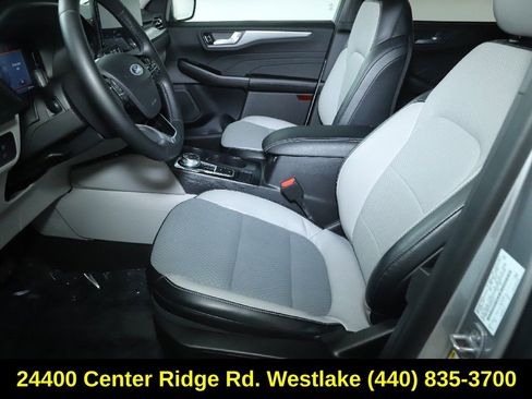 Used 2023 Ford Escape SE image 18