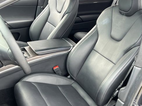Used 2023 Tesla Model X image 13