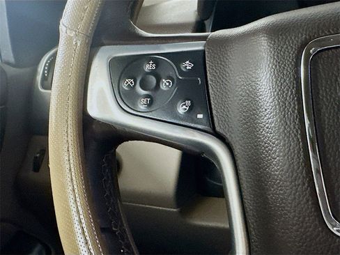 Used 2017 GMC Yukon SLT image 25