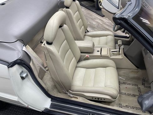Used 1992 Cadillac Allante FWD image 35