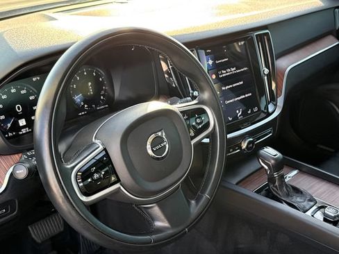 Used 2021 Volvo S60 T5 Momentum FWD image 16