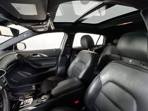 Used 2018 INFINITI QX30 AWD w/ Dark Wood Package image 22